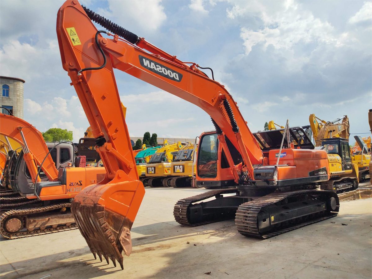 Гусеничный Экскаватор Doosan DH215-9, б/у