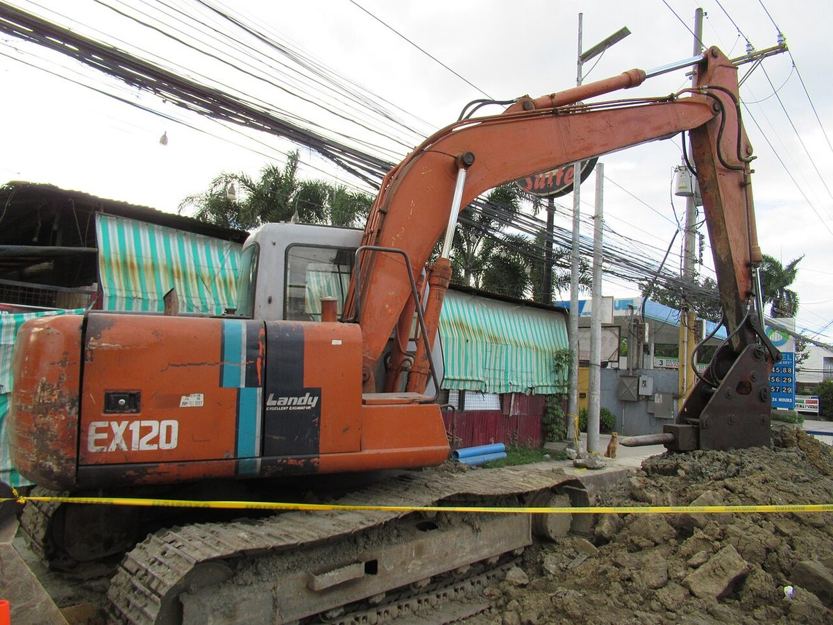 Гусеничный Экскаватор Hitachi EX120, б/у