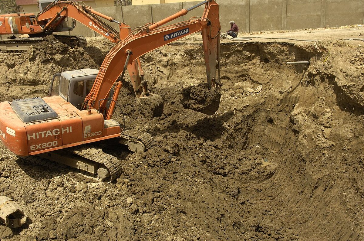 Гусеничный Экскаватор Hitachi EX200-3, б/у