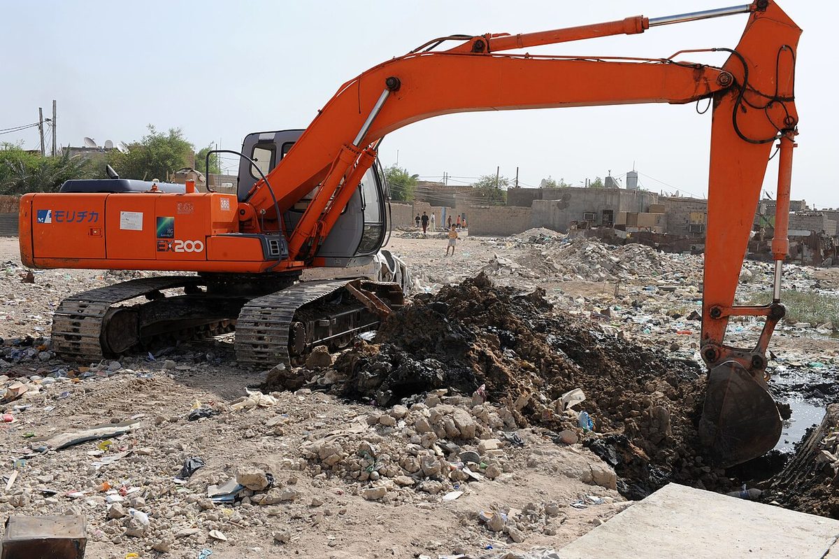 Гусеничный Экскаватор Hitachi EX200, б/у