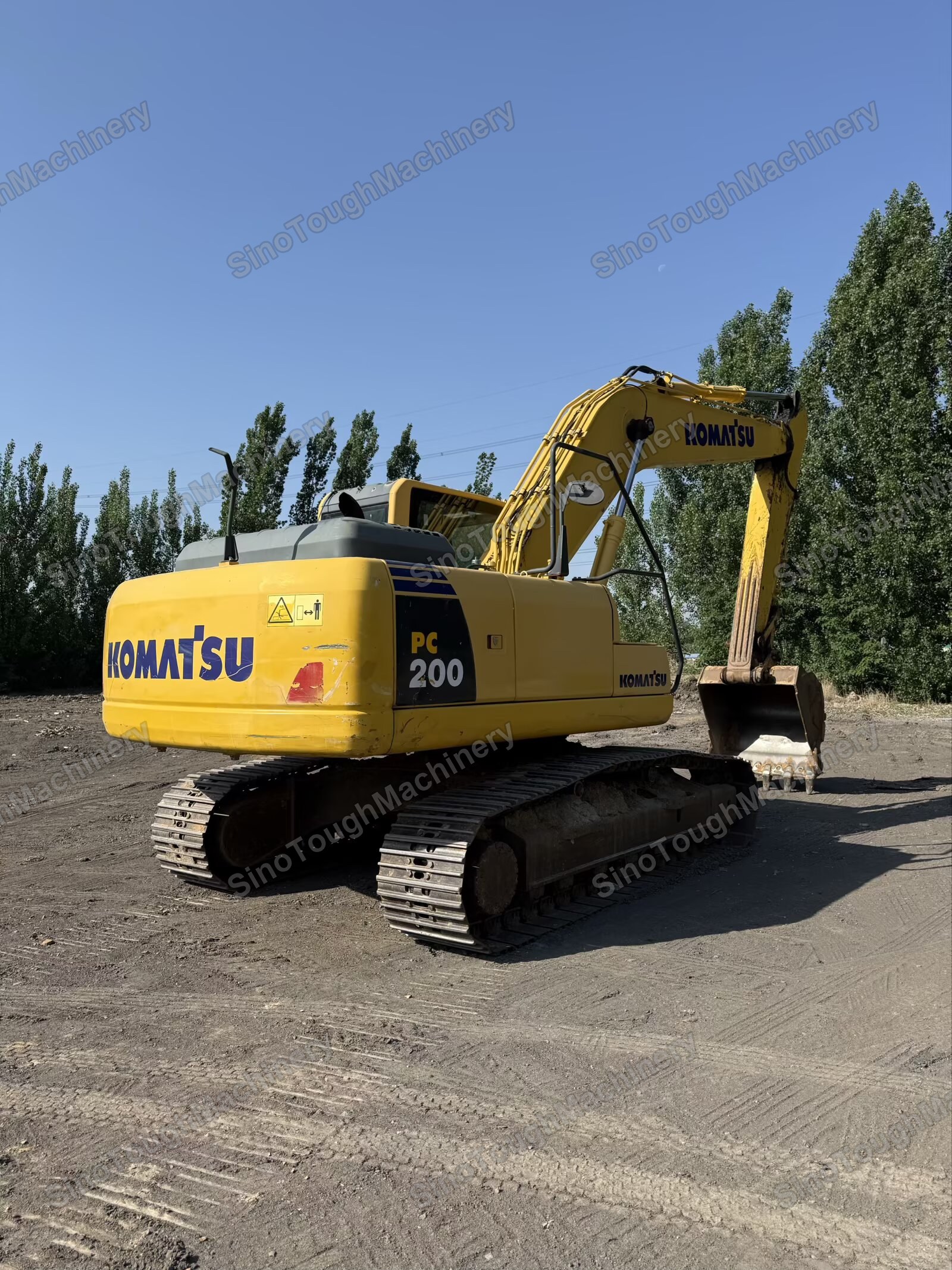 Used Komatsu PC200-8 Crawler Excavator — view 2