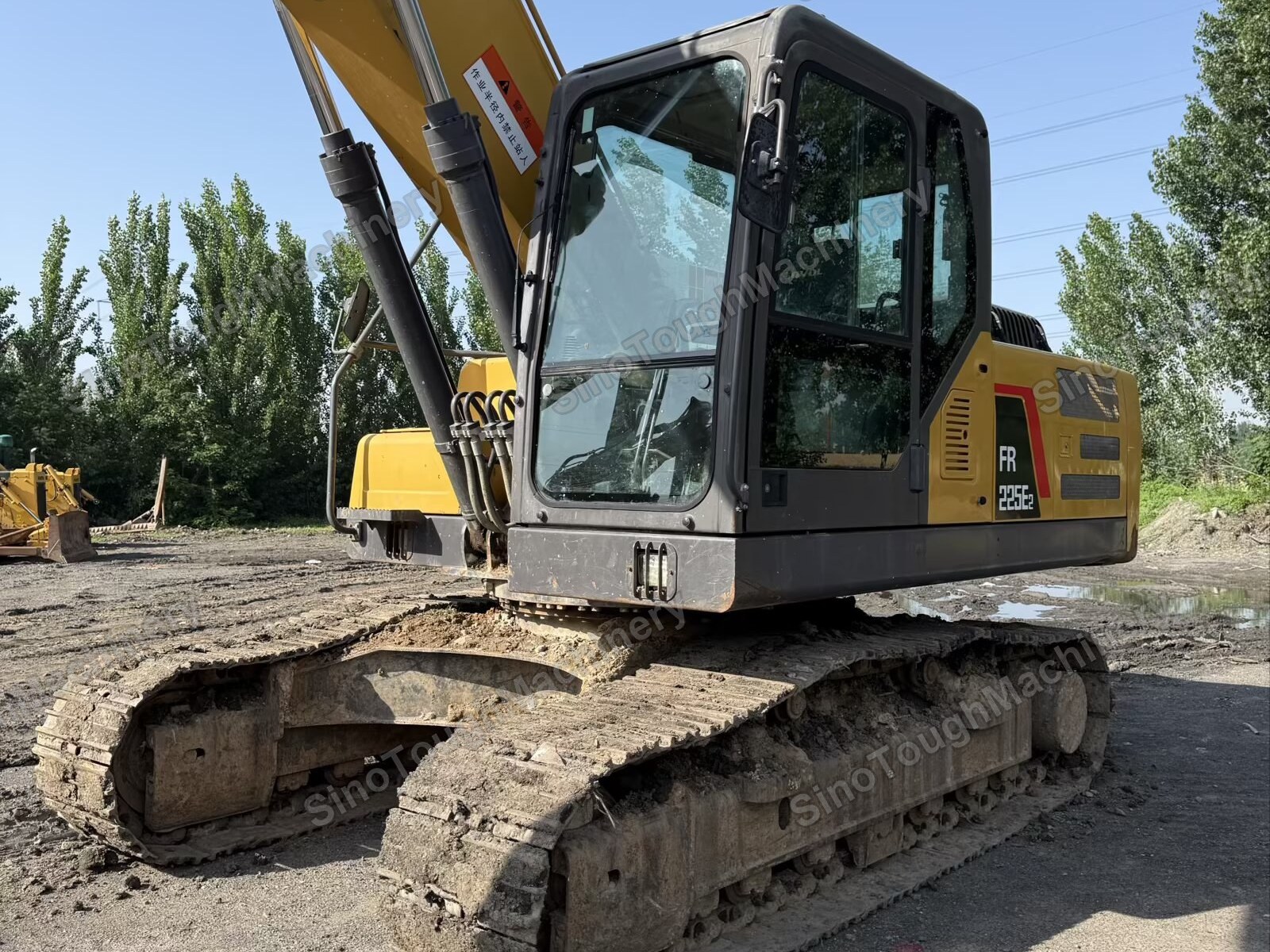 Used Lovol FR205 Crawler Excavator — view 2