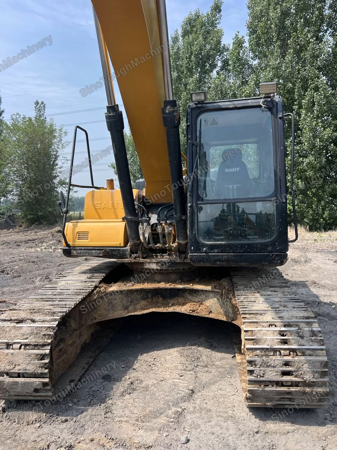 Used Sany SY215C Crawler Excavator — view 3
